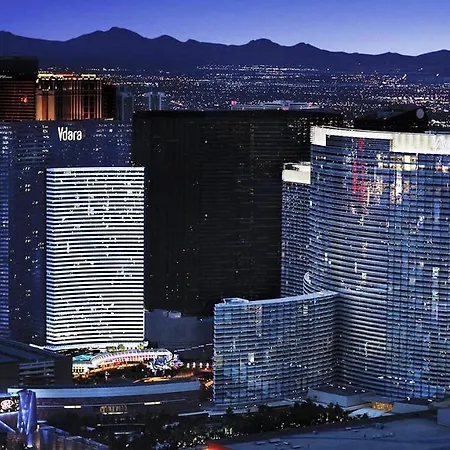 Vdara Studio Suite 011 Pool View Free Valet Parking